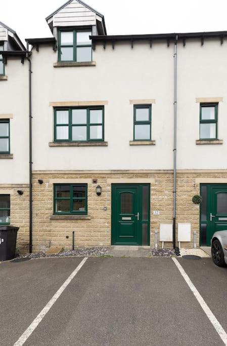Briars Close - Four Bed Property On The Edge Of The Peak District National Park Buxton  Exterior photo