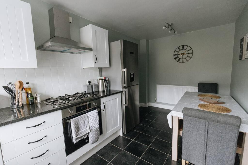 Briars Close - Four Bed Property On The Edge Of The Peak District National Park Buxton  Exterior photo